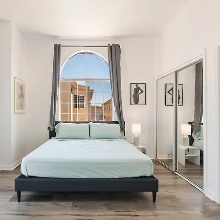 Spacious Private Gated Modern Loft Close To Universal Studio And Hollywood Los Angeles Exterior photo
