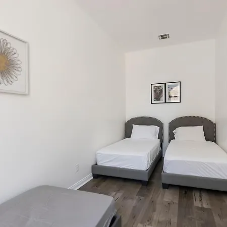 Spacious Private Gated Modern Loft Close To Universal Studio And Hollywood Los Angeles Exterior photo